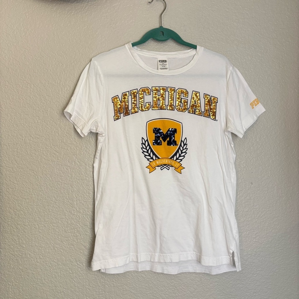PINK Victorias Secret Womens Small University of Michigan Sequined V-Neck Tee
